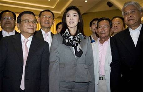 http://img.tin247.com/Images/Uploaded/Share/2013/05/06/Ve-dep-nu-Thu-tuong-Thai-Yingluck_7.jpg