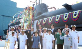 Tổng thống Hàn Quốc Park Geun-hye tham dự lễ cắt băng hạ thủy tàu ngầm Kim Jwa-jin