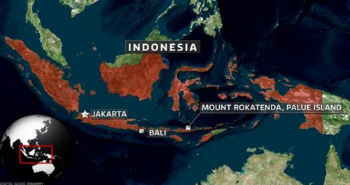 Indonesia bao gồm hơn 17.000 hòn đảo và hàng chục   núi lửa hoạt động trên các đường đứt gãy kiến ​​tạo lớn được gọi là 'Vành đai núi lửa' giữa Thái Bình Dương và Ấn Độ Dương.