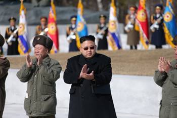Hình ảnh hiếm hoi Kim Jong-un công du bằng máy bay - Ảnh 6