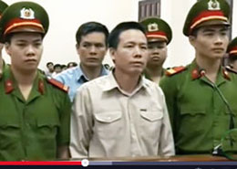 Anh Đoàn Văn Vươn tại phiên xử ở Tòa án Hải Phòng hôm 2 tháng 4 năm 2013.