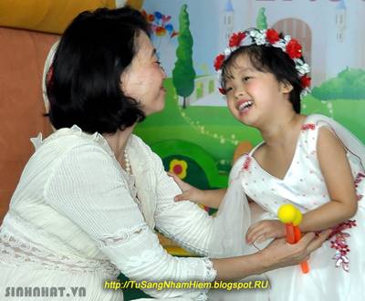 http://1.bp.blogspot.com/-Cj1fMLM82-g/UbHAVgpSypI/AAAAAAAABnQ/yEn5o5GjrhY/s1600/khathy-dang-thi-hoang-yen-1.jpg