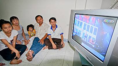 Khán giả xem truyền hình cáp ở Quy Nhơn