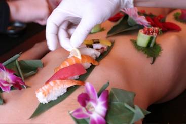 Chiêm ngưỡng nghệ thuật sushi Nhật Bản khoả thân (Nyotaimori) 5