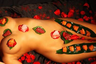 Chiêm ngưỡng nghệ thuật sushi Nhật Bản khoả thân (Nyotaimori) 12