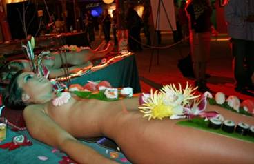 http://img2.tamtay.vn/files/photo2/2012/4/18/11/4968401/4f8e3c64_3c3140d9_nyotaimori%20-%20naked%20sushi-sushi%20khoa%20than%20%2022_resize.jpg