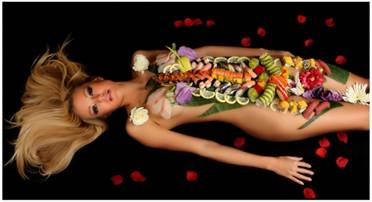 http://img2.tamtay.vn/files/photo2/2012/4/18/11/4968401/4f8e3c65_0dc9a103_nyotaimori%20-%20naked%20sushi-sushi%20khoa%20than%20%2023_resize.jpg