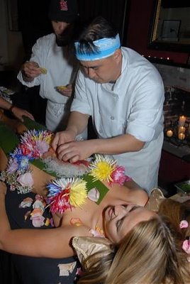 http://img2.tamtay.vn/files/photo2/2012/4/18/11/4968401/4f8e3c80_12962c14_nyotaimori%20-%20naked%20sushi-sushi%20khoa%20than%20%2031.jpg